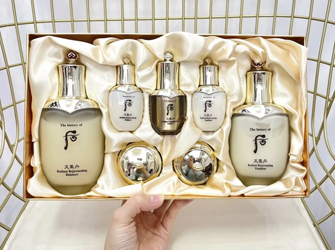 Gợi ý 24 món quà 20/10 tặng bạn gái thiết thực và ý nghĩa