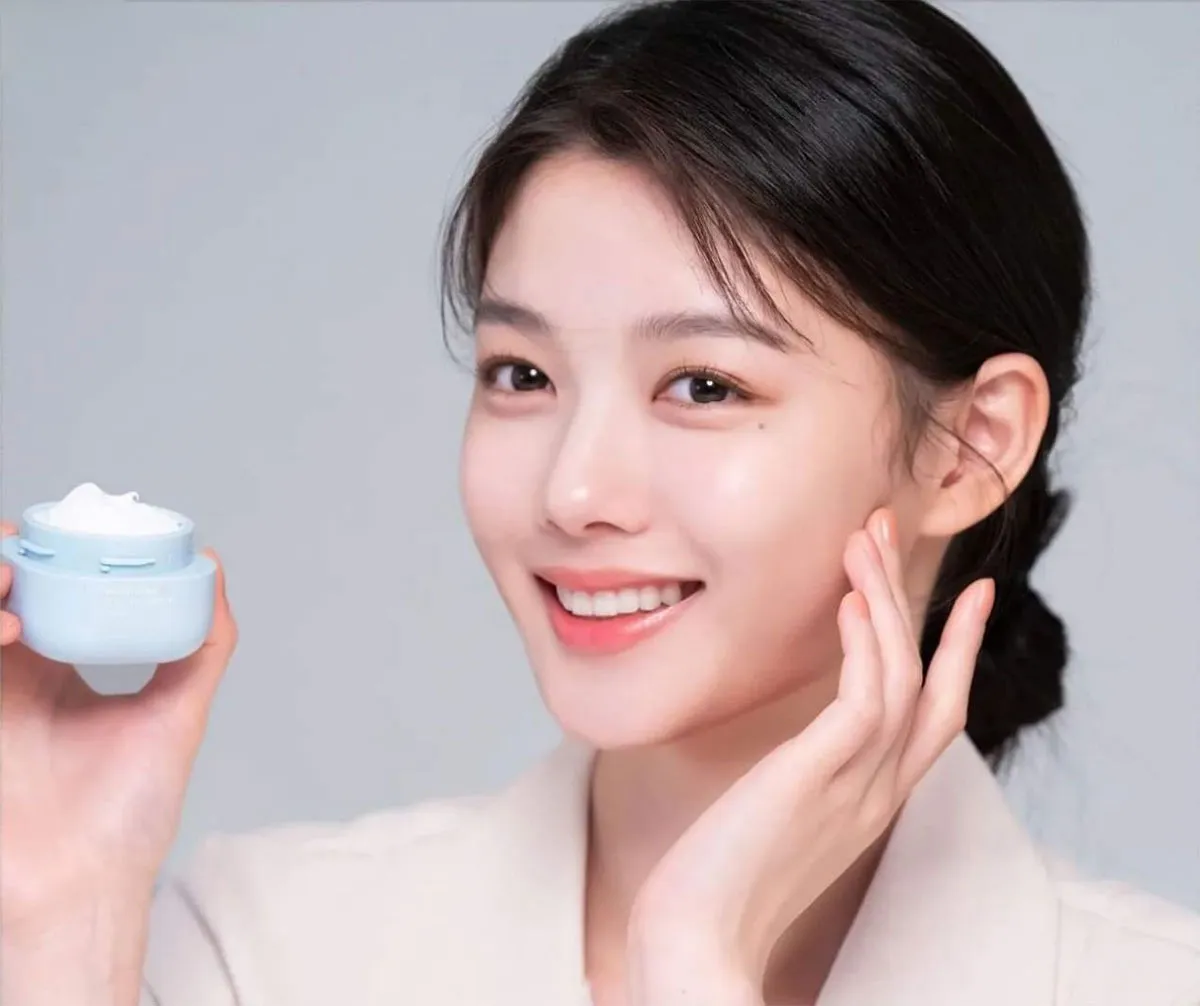 Kem dưỡng ẩm vitamin E có bôi mặt được không​?