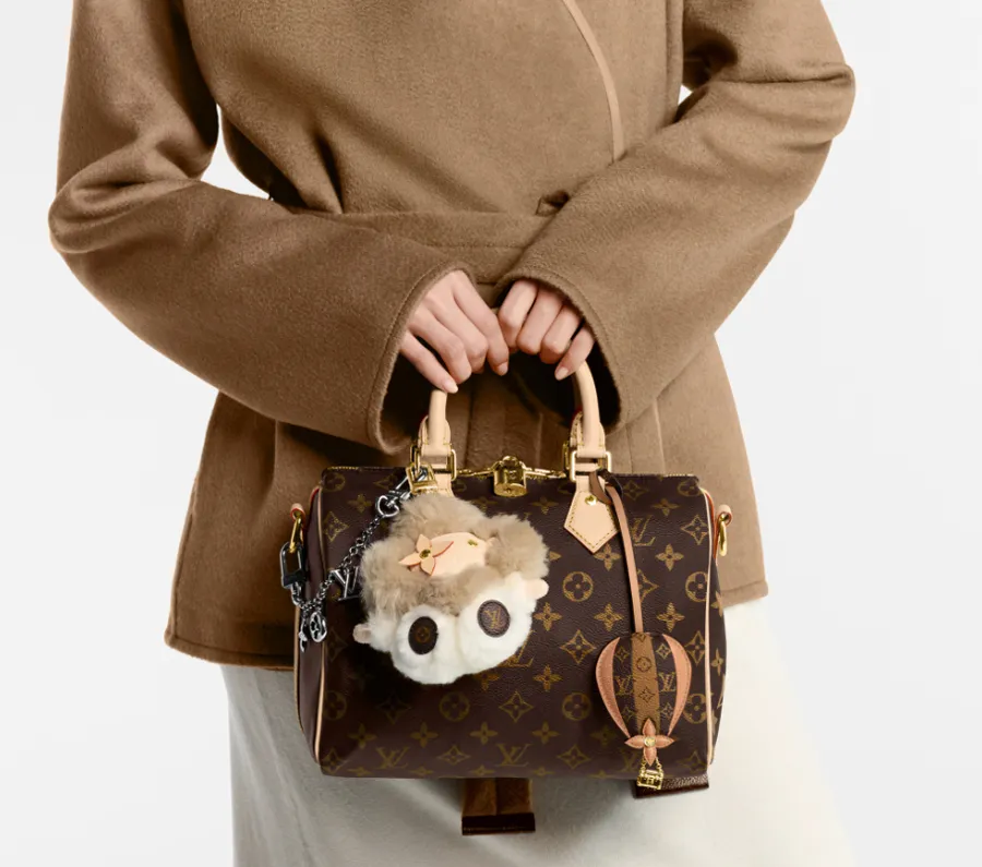 Bag charm là gì? Cách chọn bag charm hợp với mọi loại túi xách