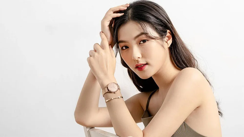 Con gái nên đeo đồng hồ mặt úp hay ngửa? Những lưu ý quan trọng