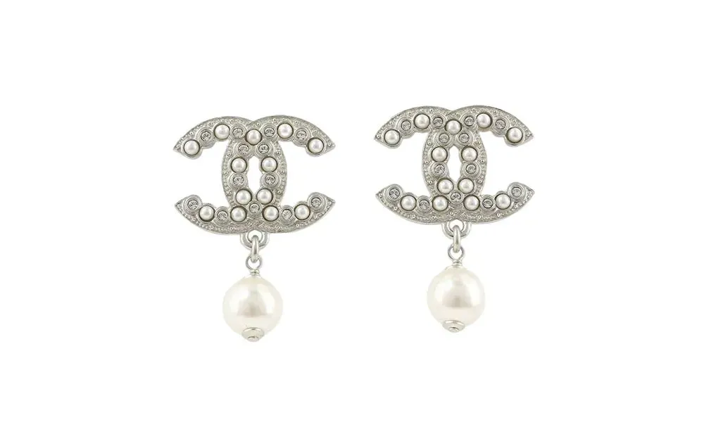 Top 9 khuyên tai Chanel ngọc trai sang trọng, dễ phối đồ  - 8