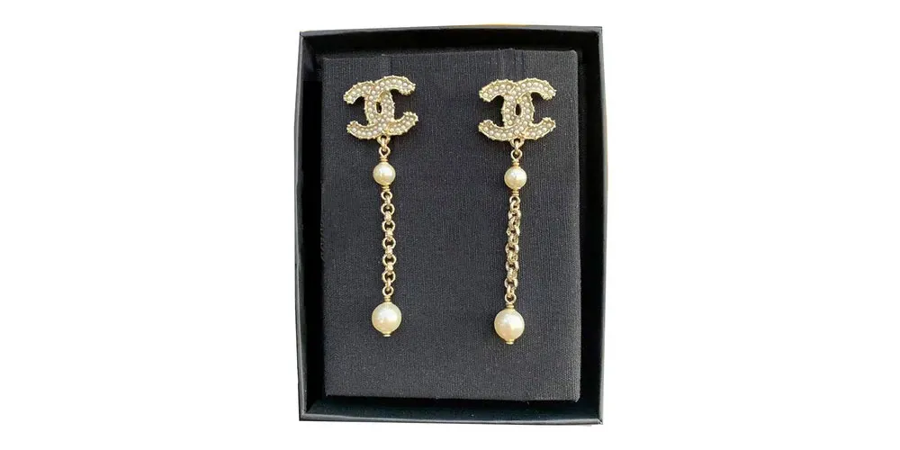 Top 9 khuyên tai Chanel ngọc trai sang trọng, dễ phối đồ  - 11