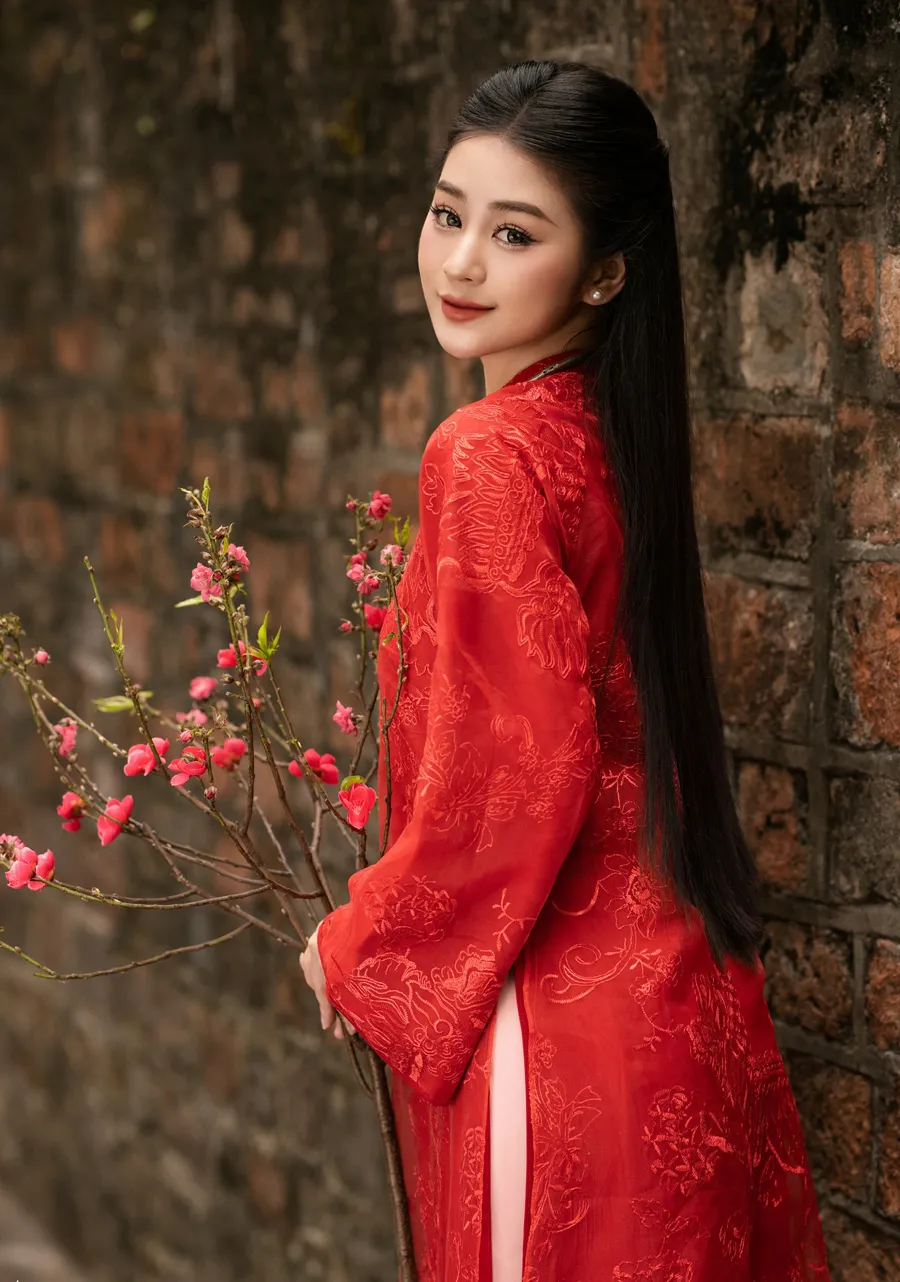 Top 7 kiểu makeup mặc áo dài Tết 2025 giúp nàng tự tin đón Xuân