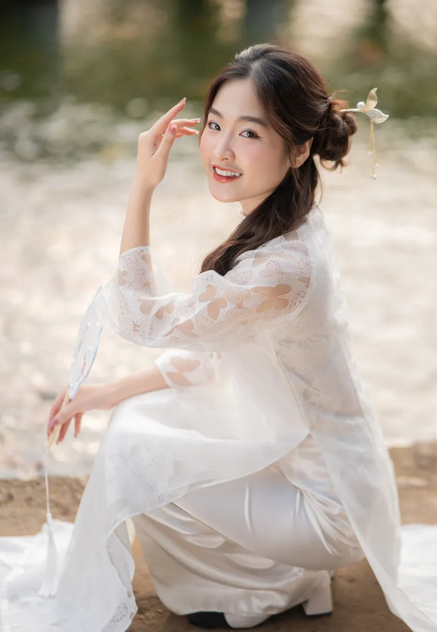 Top 7 kiểu makeup mặc áo dài Tết 2025 giúp nàng tự tin đón Xuân