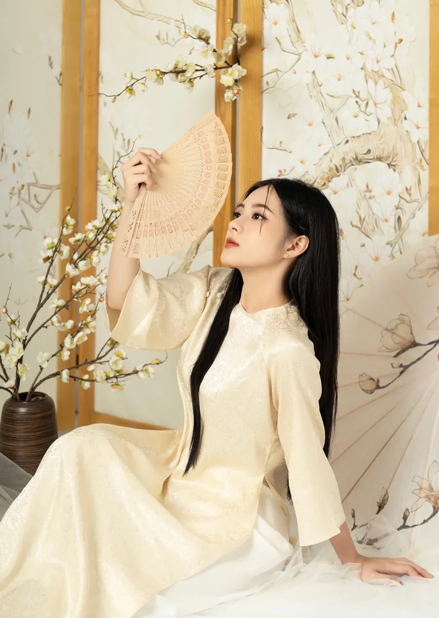Top 7 kiểu makeup mặc áo dài Tết 2025 giúp nàng tự tin đón Xuân