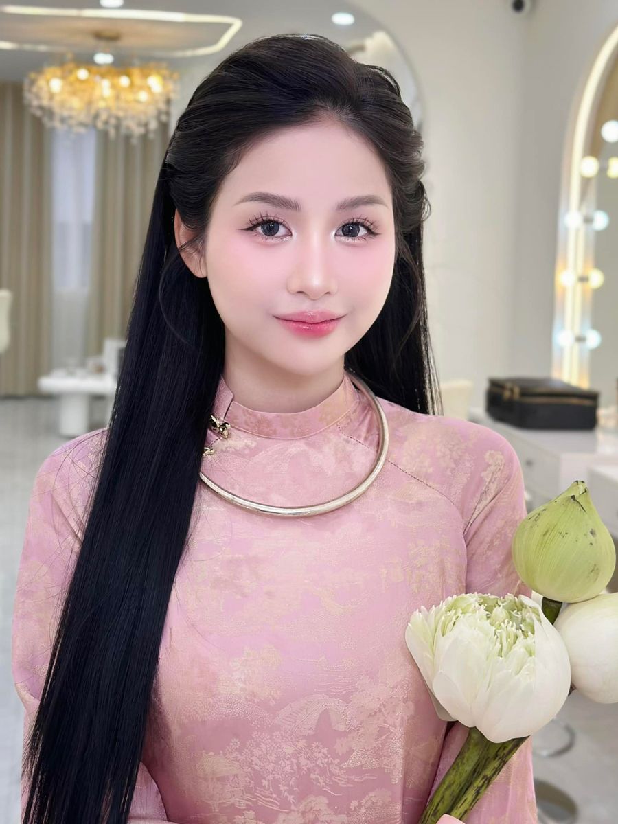 Top 7 kiểu makeup mặc áo dài Tết 2025 giúp nàng tự tin đón Xuân