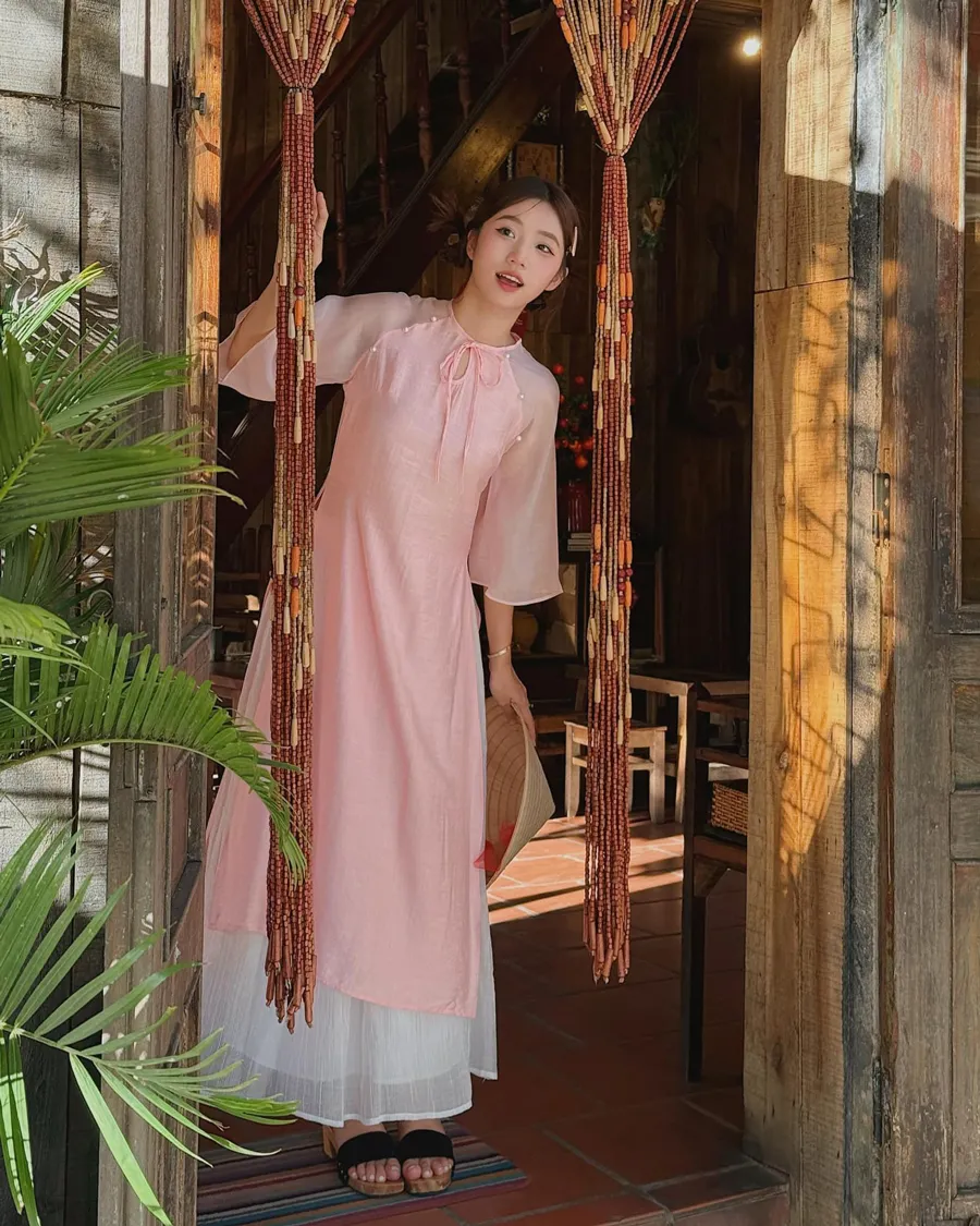 Gợi ý 6 kiểu tóc tết diện cùng áo dài Tết cho nàng thêm xinh