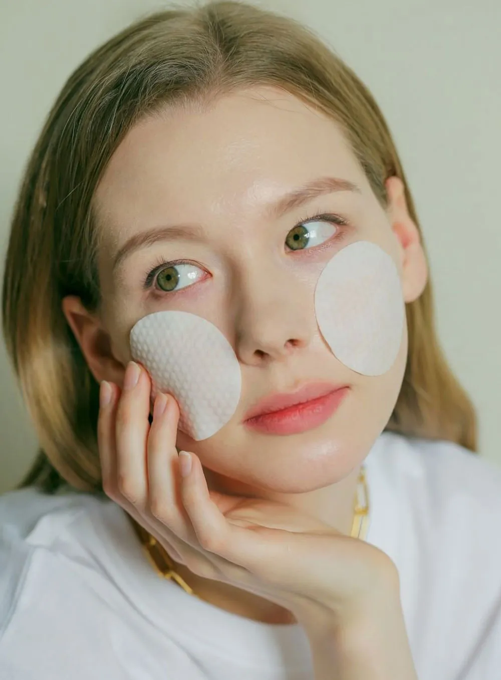 Toner pad là gì? Những công dụng nổi bật của toner pad với làn da