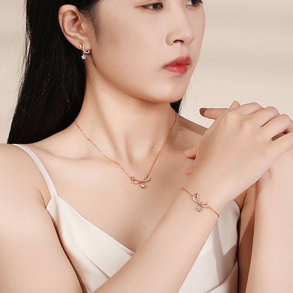 Dây Chuyền Nữ Lili Jewelry Bạc Đính Đá CZ Hình Chiếc Nơ Cách Điệu Charlie LILI_125999 Màu Vàng Hồng - Trang sức - Vua Hàng Hiệu