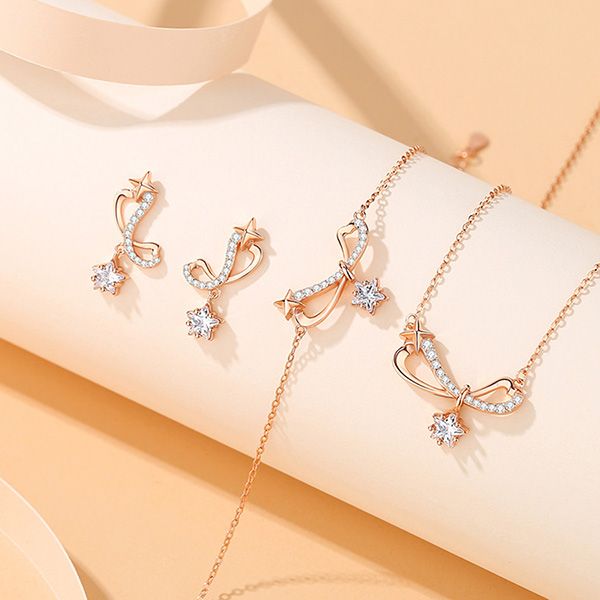 Dây Chuyền Nữ Lili Jewelry Bạc Đính Đá CZ Hình Chiếc Nơ Cách Điệu Charlie LILI_125999 Màu Vàng Hồng - Trang sức - Vua Hàng Hiệu
