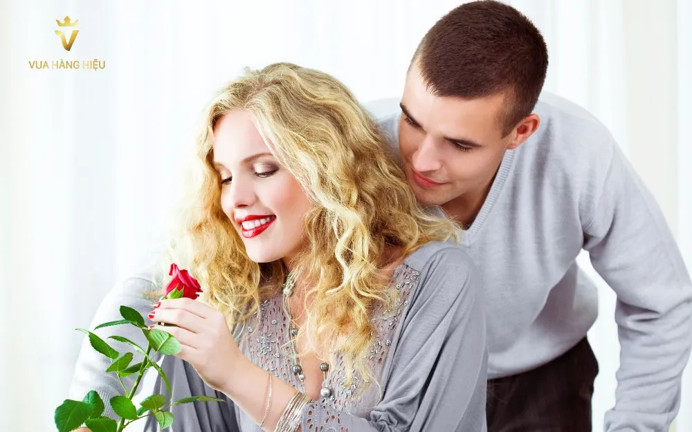 Kỷ Niệm 100 Ngày Yêu Nhau Thì Tặng Gì? Top 25 Món Quà Thiết Thực