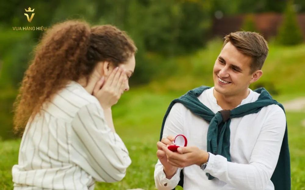 Được Tặng Nhẫn Tỏ Tình Thì Đeo Ngón Nào Mới Phù Hợp?