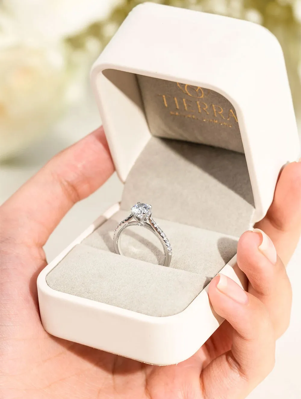 Tỏ tình nên tặng quà gì? 15 món quà 