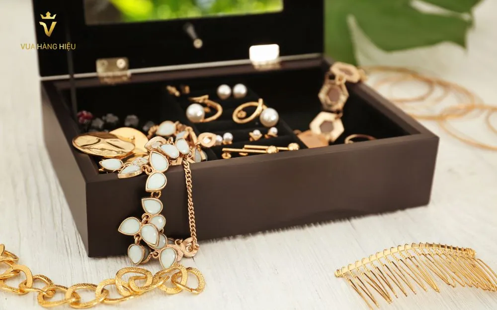 Dây Chuyền Xoắn Là Gì? Ý Nghĩa Và Cách Chọn Mẫu Phù Hợp