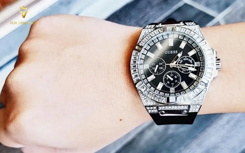 Review Đồng Hồ Guess Quartz Black Silicone – Đẳng Cấp Năm 2025 - 4
