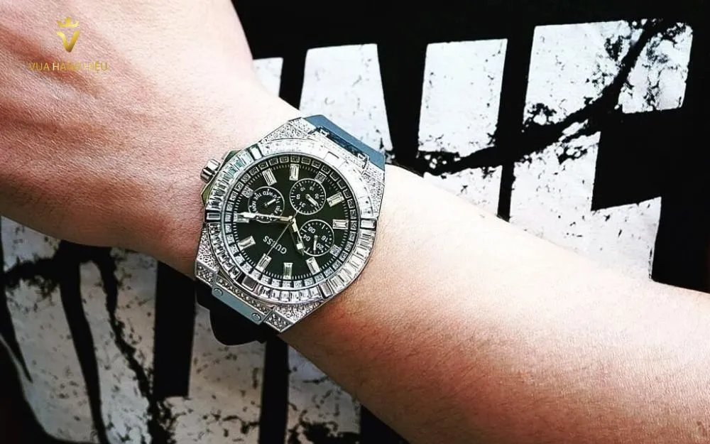 Review Đồng Hồ Guess Quartz Black Silicone – Đẳng Cấp Năm 2025 - 5