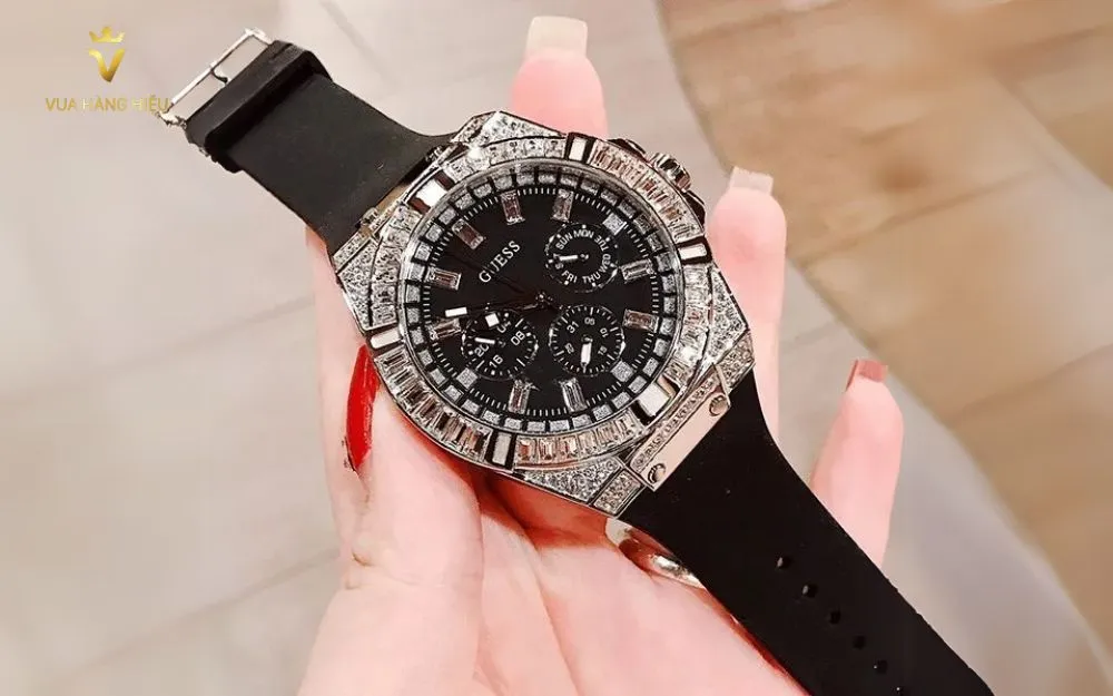 Review Đồng Hồ Guess Quartz Black Silicone – Đẳng Cấp Năm 2025 - 6