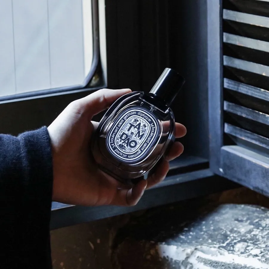 10 Chai Nước Hoa Hương Gỗ Cuốn Hút Được Yêu Thích Cho Cả Nam & Nữ