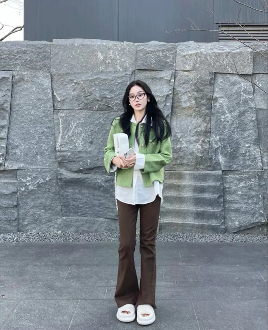 Áo xanh lá mặc với quần màu gì? 10+ cách phối đồ từ basic đến high-fashion