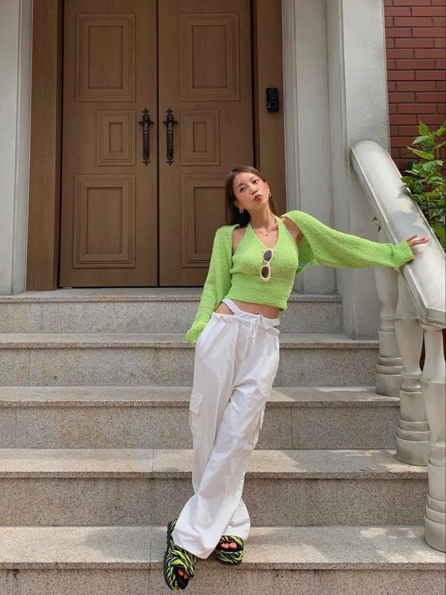 Áo xanh lá mặc với quần màu gì? 10+ cách phối đồ từ basic đến high-fashion