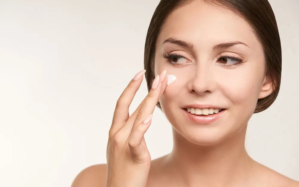 Cách Bôi Kem Chống Nắng Giúp Bảo Vệ Da Toàn Diện, Hiệu Quả Nhanh