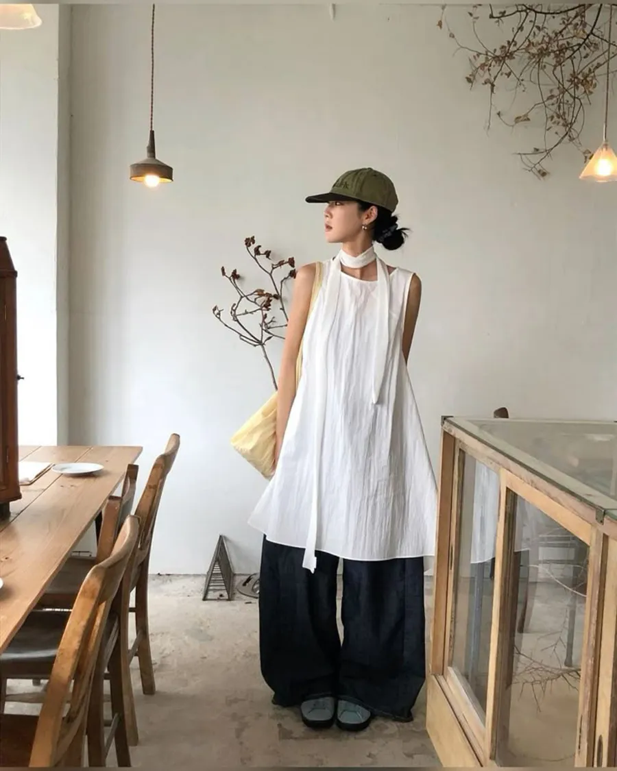 Sành điệu với kiểu phối váy ngoài quần Skants 