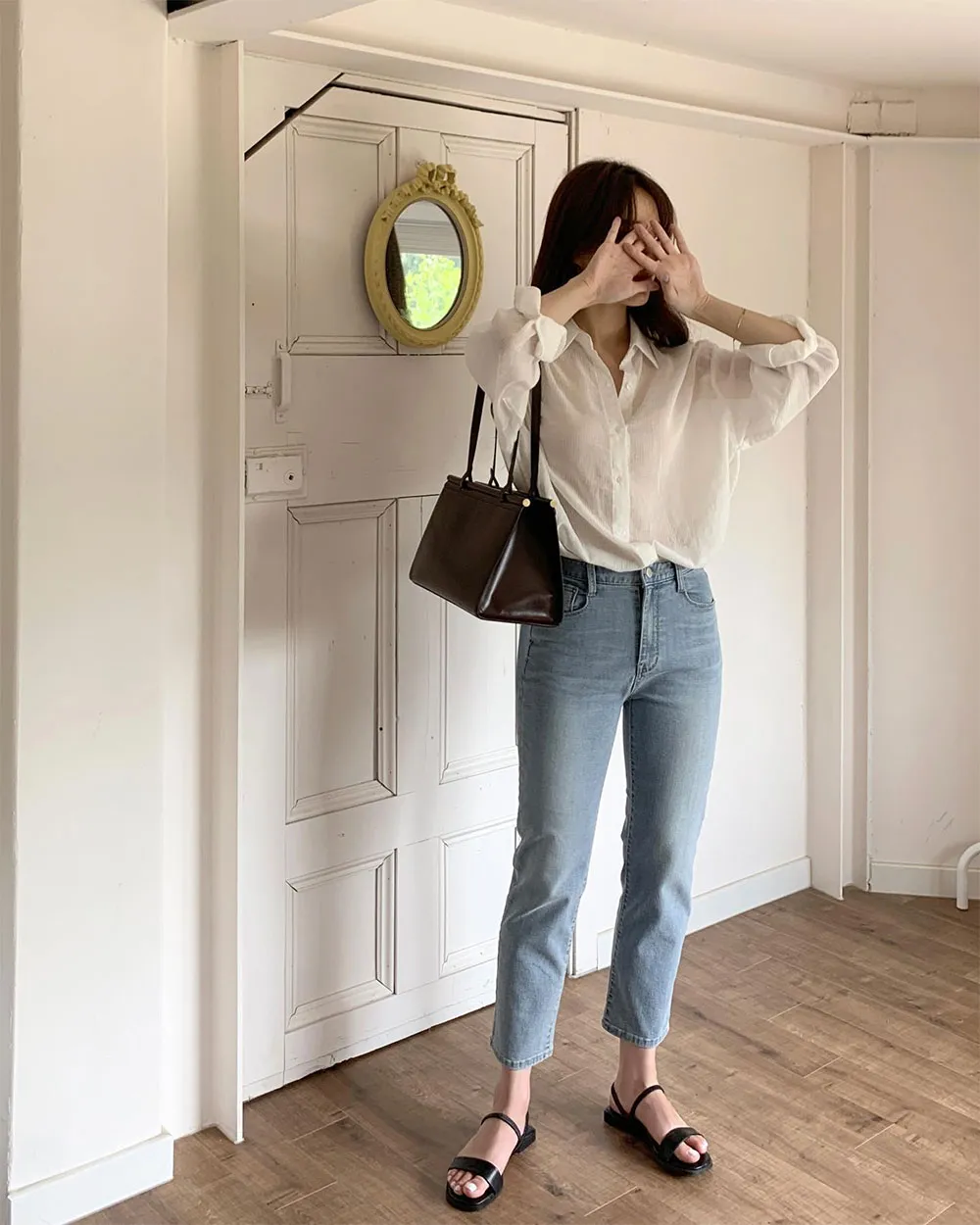 Chân To Đi Giày Gì? Gợi Ý Các Mẫu Giày Cho Nam Nữ Chân To
