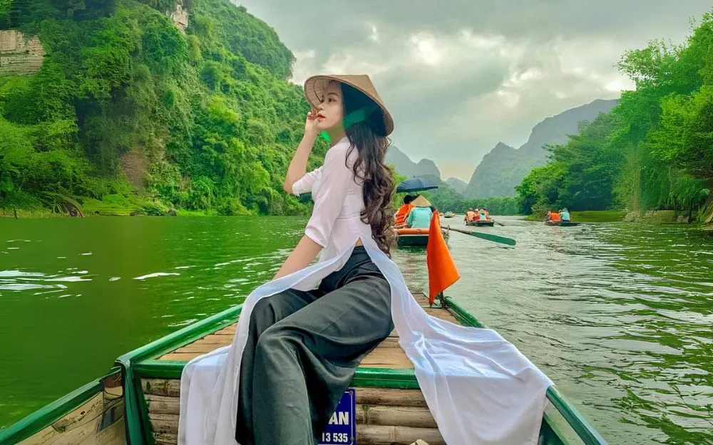 Đi Ninh Bình Mặc Gì Đẹp? 20+ Cách Phối Đồ Khi Du Lịch Ở Ninh Bình