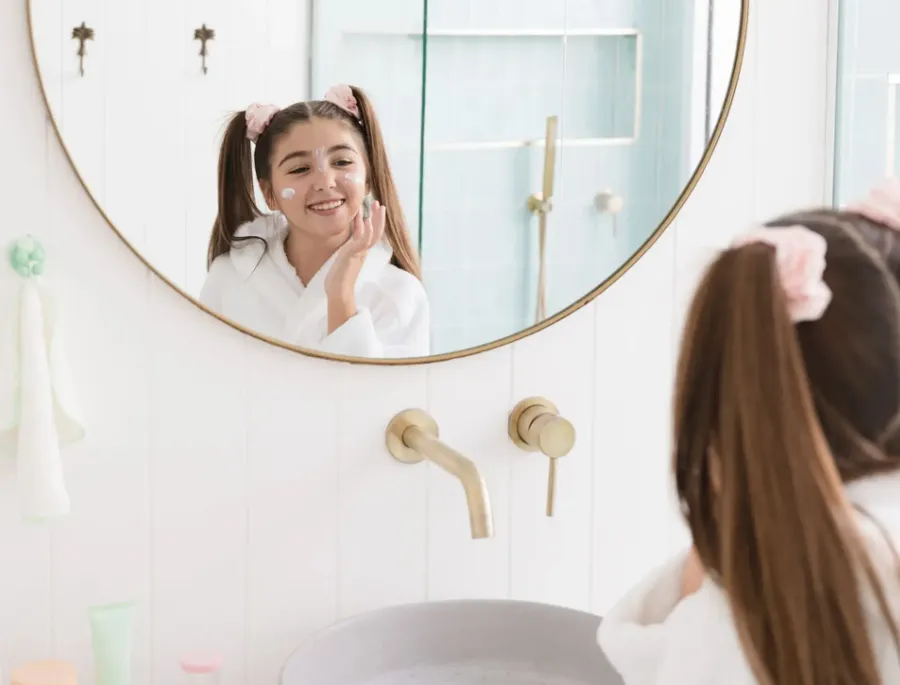 Top 10 Kem Chống Nắng Cho Tuổi Dậy Thì Được Chuyên Gia Khuyên Dùng