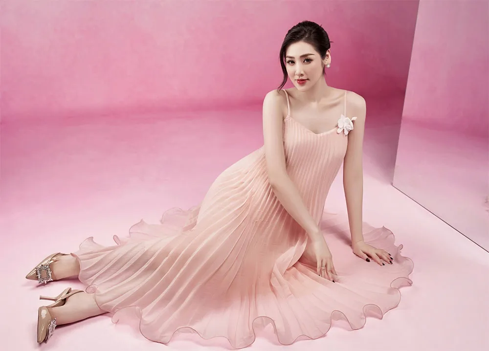 Top 9 kiểu váy đi biển cho mẹ bầu che bụng, tôn dáng nên sở hữu