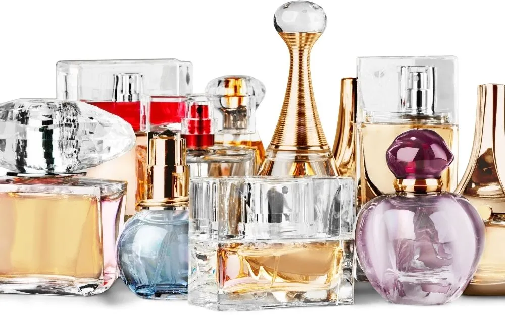 Nên Dùng Nước Hoa Dạng Lăn Hay Dạng Xịt? Đánh Giá, So Sánh Cụ Thể - 1