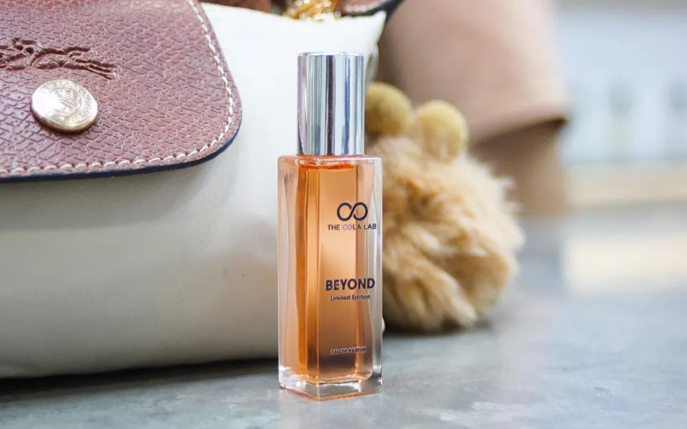 Nên Dùng Nước Hoa Dạng Lăn Hay Dạng Xịt? Đánh Giá, So Sánh Cụ Thể - 4