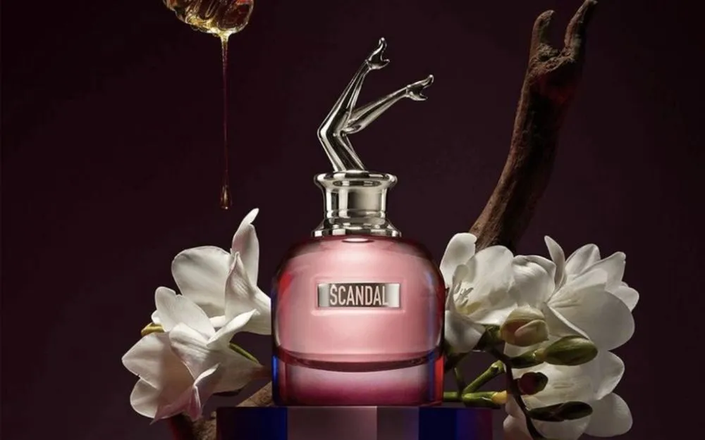 Parisian Chic Perfume: Top 10 Nước Hoa Mà Quý Cô Pháp Yêu Thích