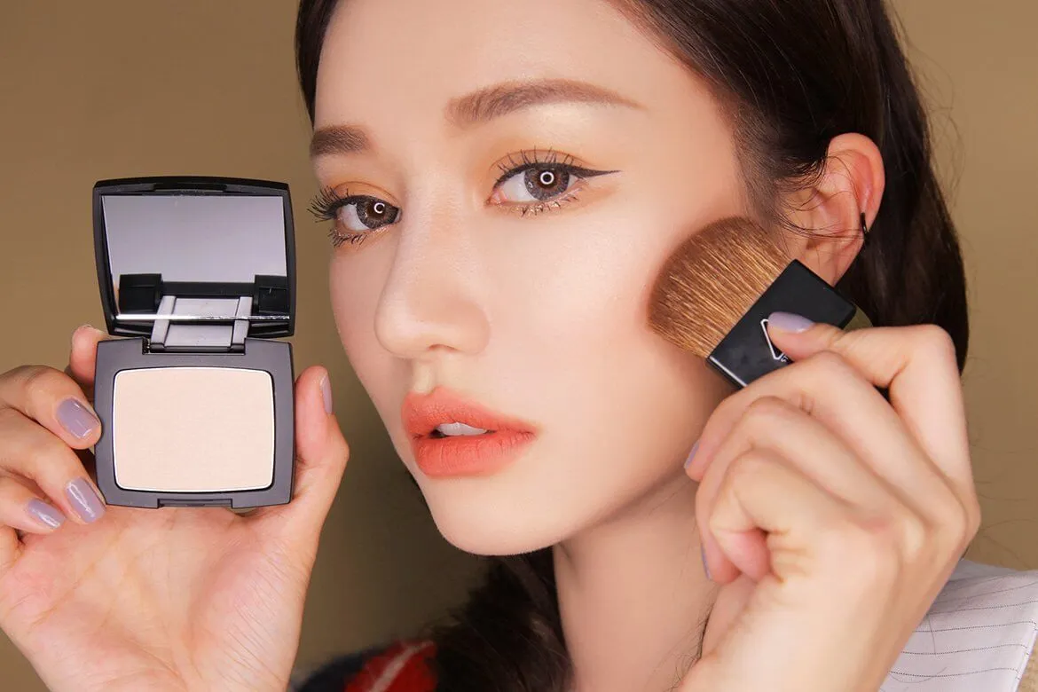 11 Bước Trang Điểm Cơ Bản Cho Người Mới Bắt Đầu Nhanh Chóng (A-Z)