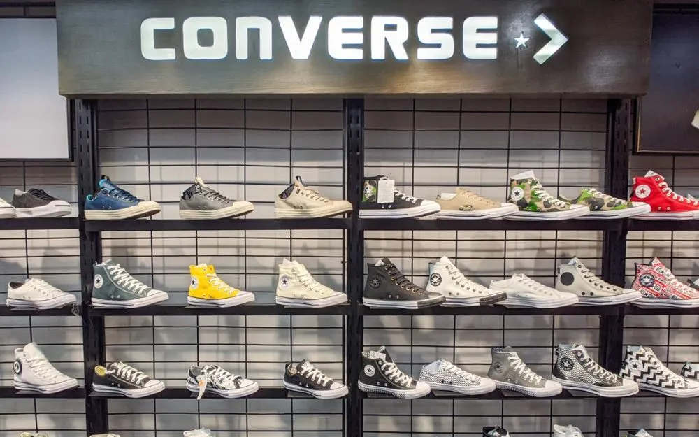 10+ Tips Phối Đồ Với Giày Converse Cổ Thấp: Tối Giản & Thanh Lịch
