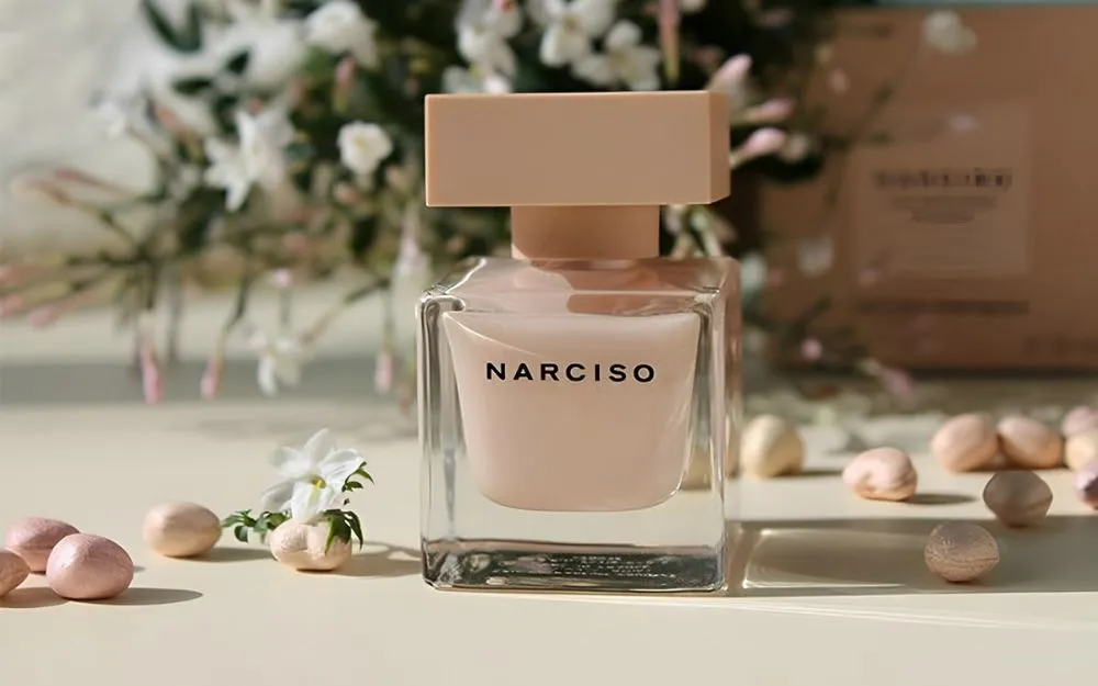 So Sánh Nước Hoa Nữ Narciso Poudrée và Narciso Ambrée Cụ Thể