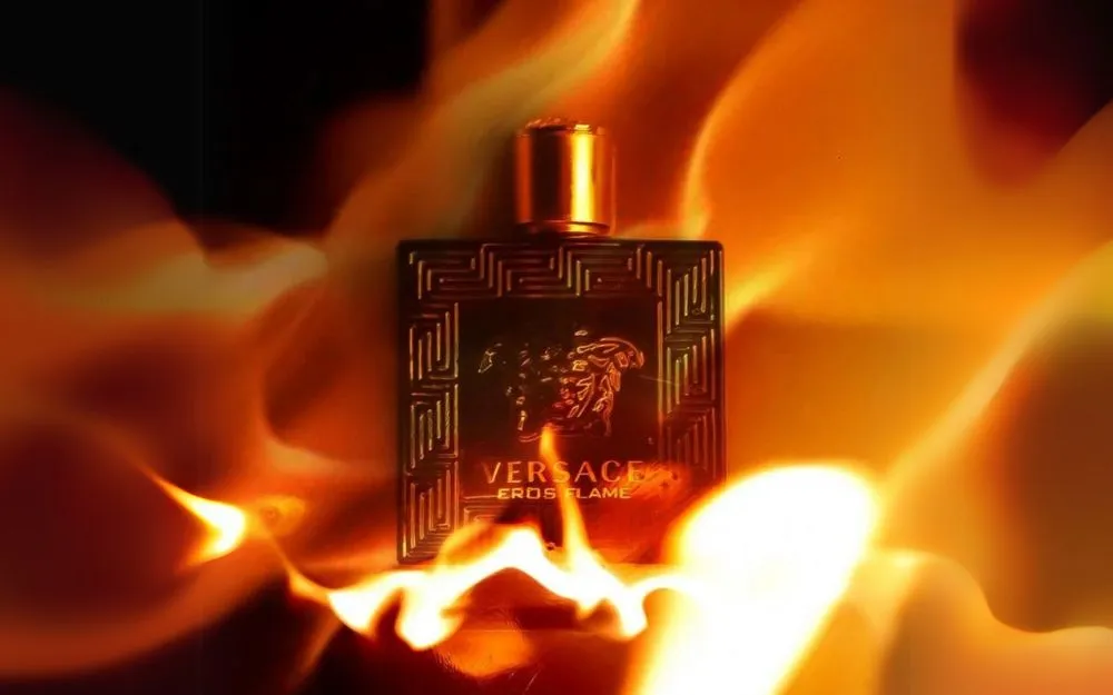 Đánh Giá, So Sánh Nước Hoa Versace Xanh Và Đỏ Chi Tiết, Cụ Thể