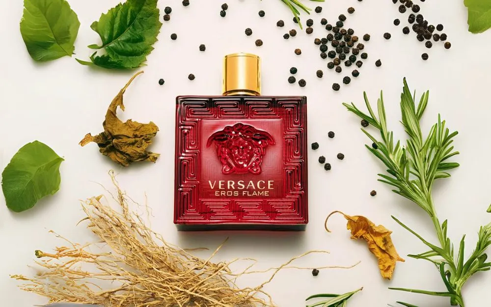 Đánh Giá, So Sánh Nước Hoa Versace Xanh Và Đỏ Chi Tiết, Cụ Thể