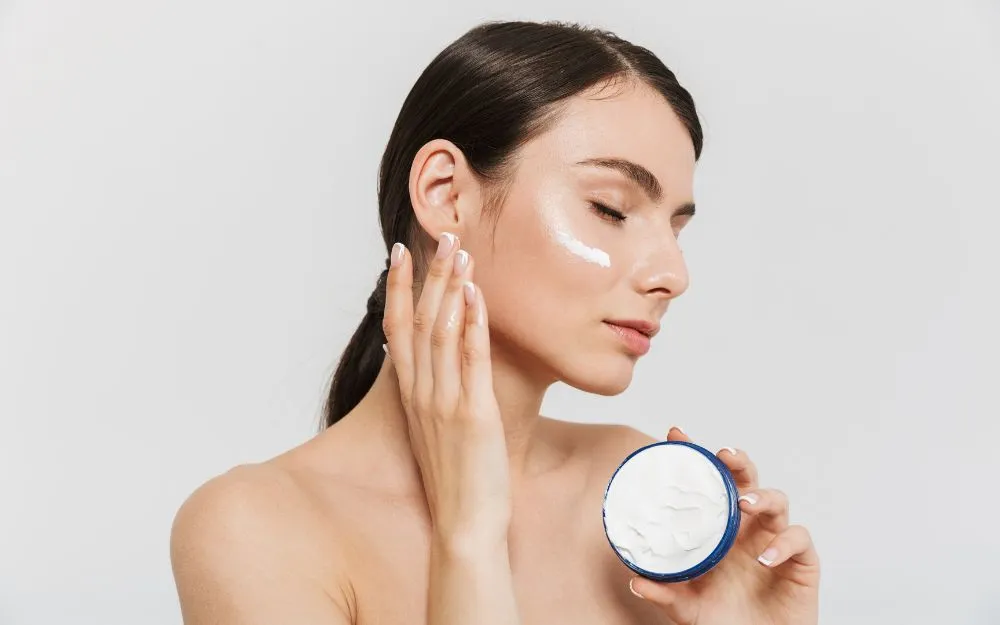 Mẹo Hỗ Trợ Làm Sạch Mụn Đầu Đen Ở Mũi Bằng Vaseline Hiệu Quả - 3