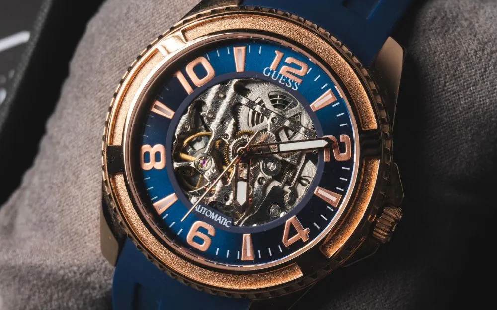 Top 8 Cách Nhận Biết Đồng Hồ Guess Chính Hãng Hiệu Quả