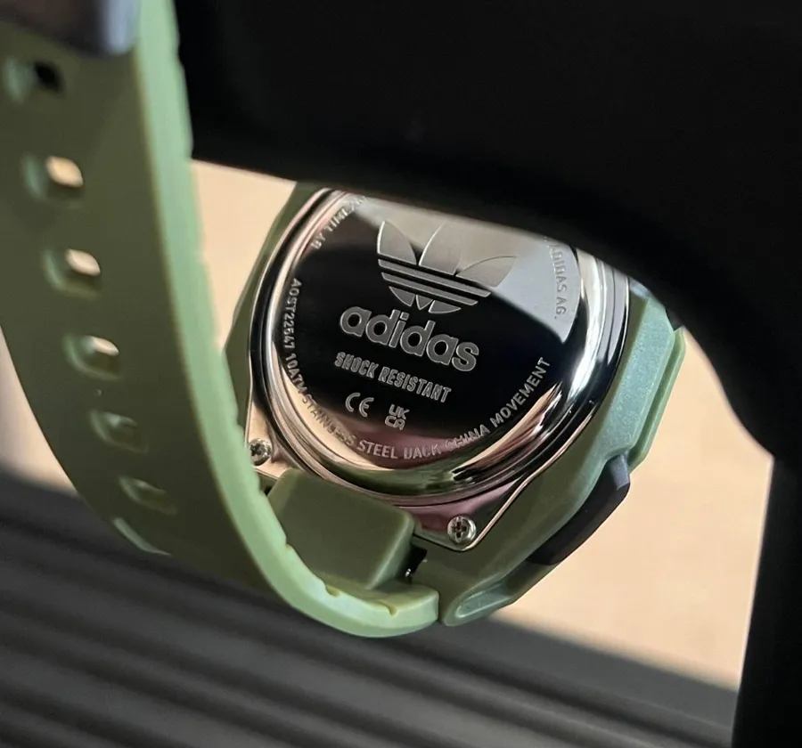 Shock Resistant là gì? Tìm hiểu cơ chế chống sốc của đồng hồ