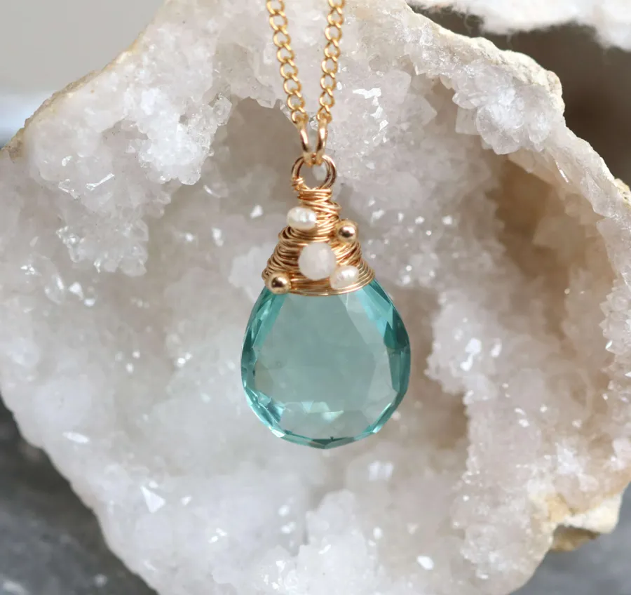 Đá Aquamarine Là Gì? Lợi Ích Và Ứng Dụng Của Đá Aquamarine