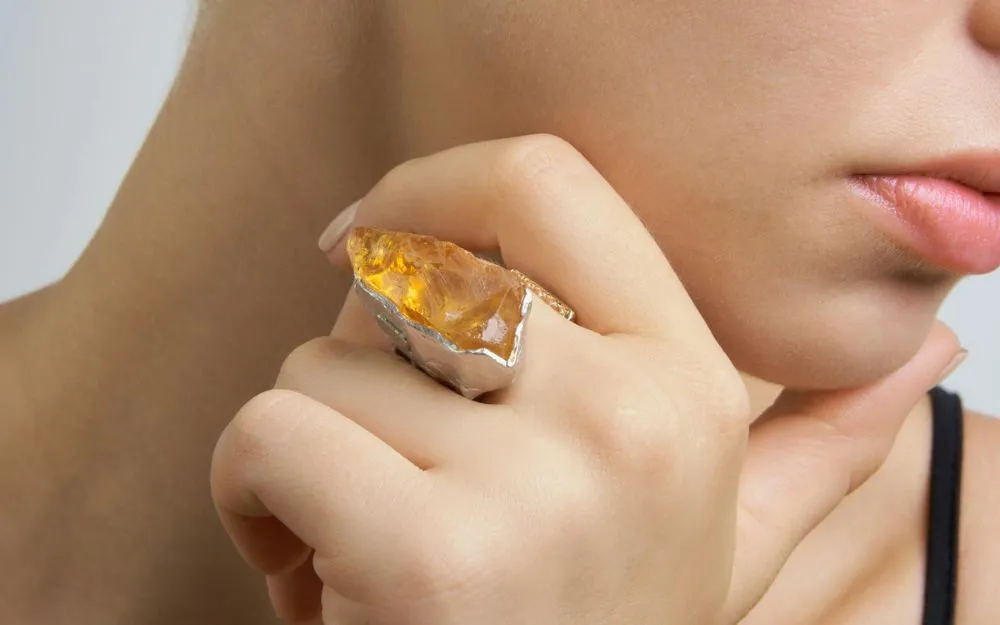 Giải Mã Đá Citrine: Nguồn Gốc, Công Dụng & Ý Nghĩa Phong Thủy
