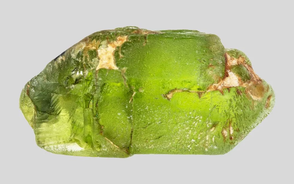 Đá Peridot: Tìm Hiểu Khái Niệm, Công Dụng Và Ý Nghĩa Phong Thủy
