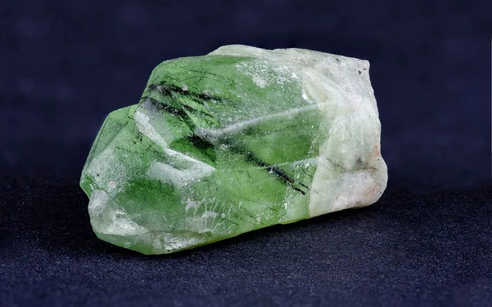 Đá Peridot: Tìm Hiểu Khái Niệm, Công Dụng Và Ý Nghĩa Phong Thủy