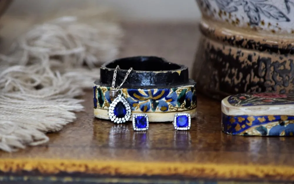 Tìm Hiểu Về Đá Sapphire: Nguồn Gốc Công Dụng & Ý Nghĩa Phong Thủy