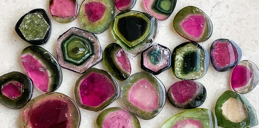 Đá Tourmaline là gì? Ý nghĩa, công dụng và cách chọn theo mệnh