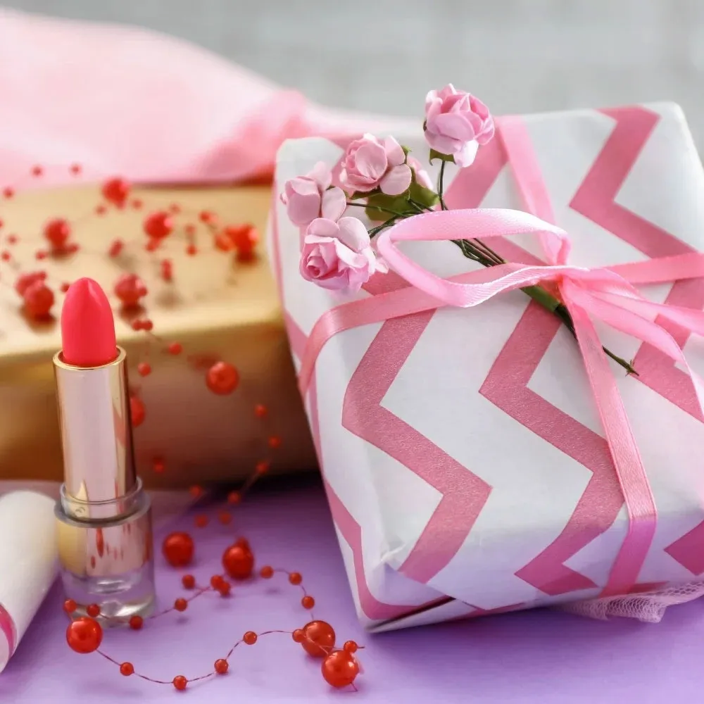 First Date Nên Tặng Gì? Top 10 Món Quà Tinh Tế Cho Nam Và Nữ