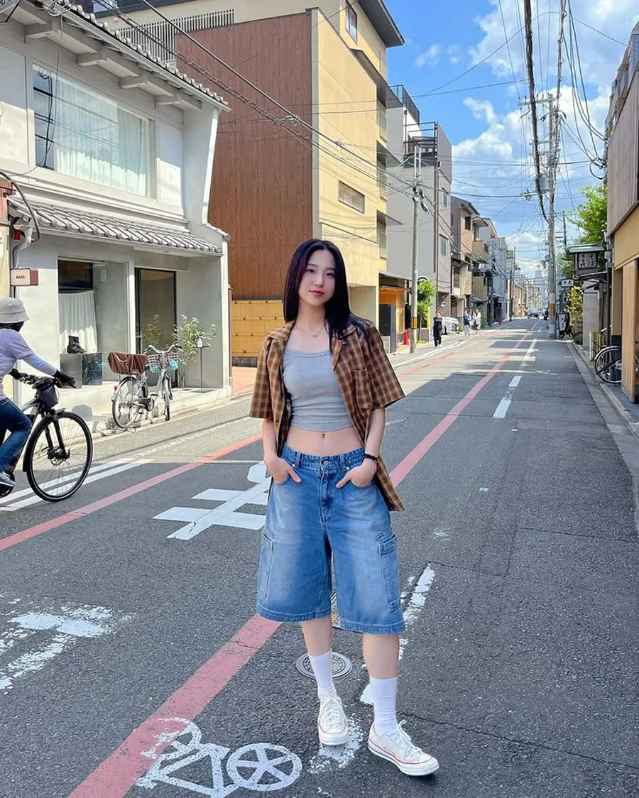 Phong Cách Dadcore Là Gì? 15+ Dadcore Outfit Cá Tính, Mới Lạ
