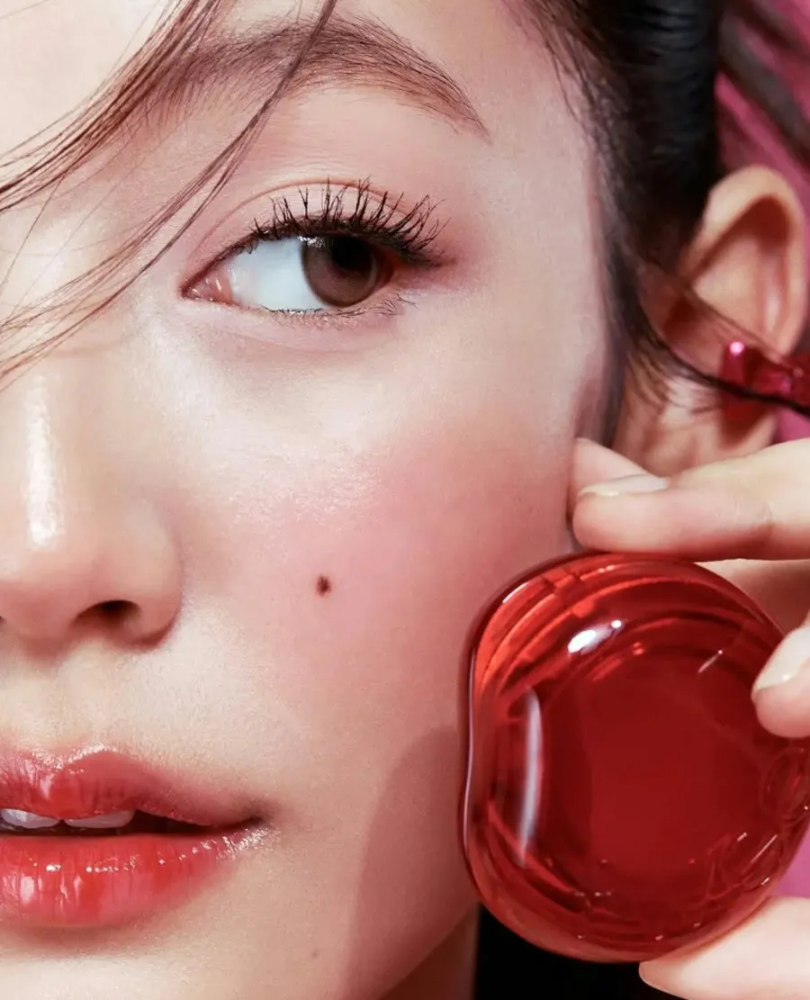 8 thỏi son màu táo đỏ cho môi nàng căng mọng như trái chín